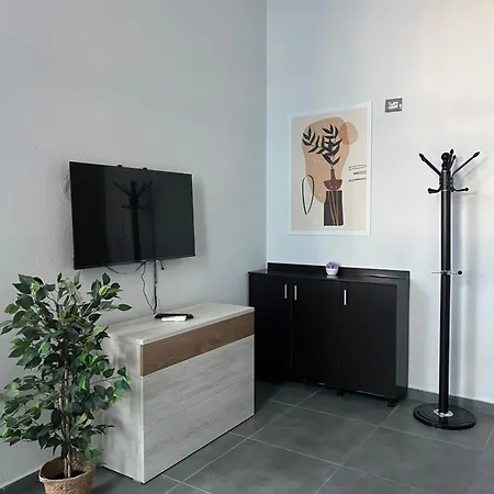 83 Tirana